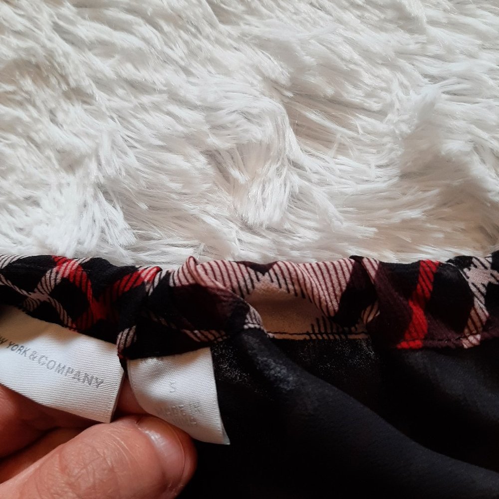 New York & Company Plaid Top (Size Small) - Picture 6 of 7
